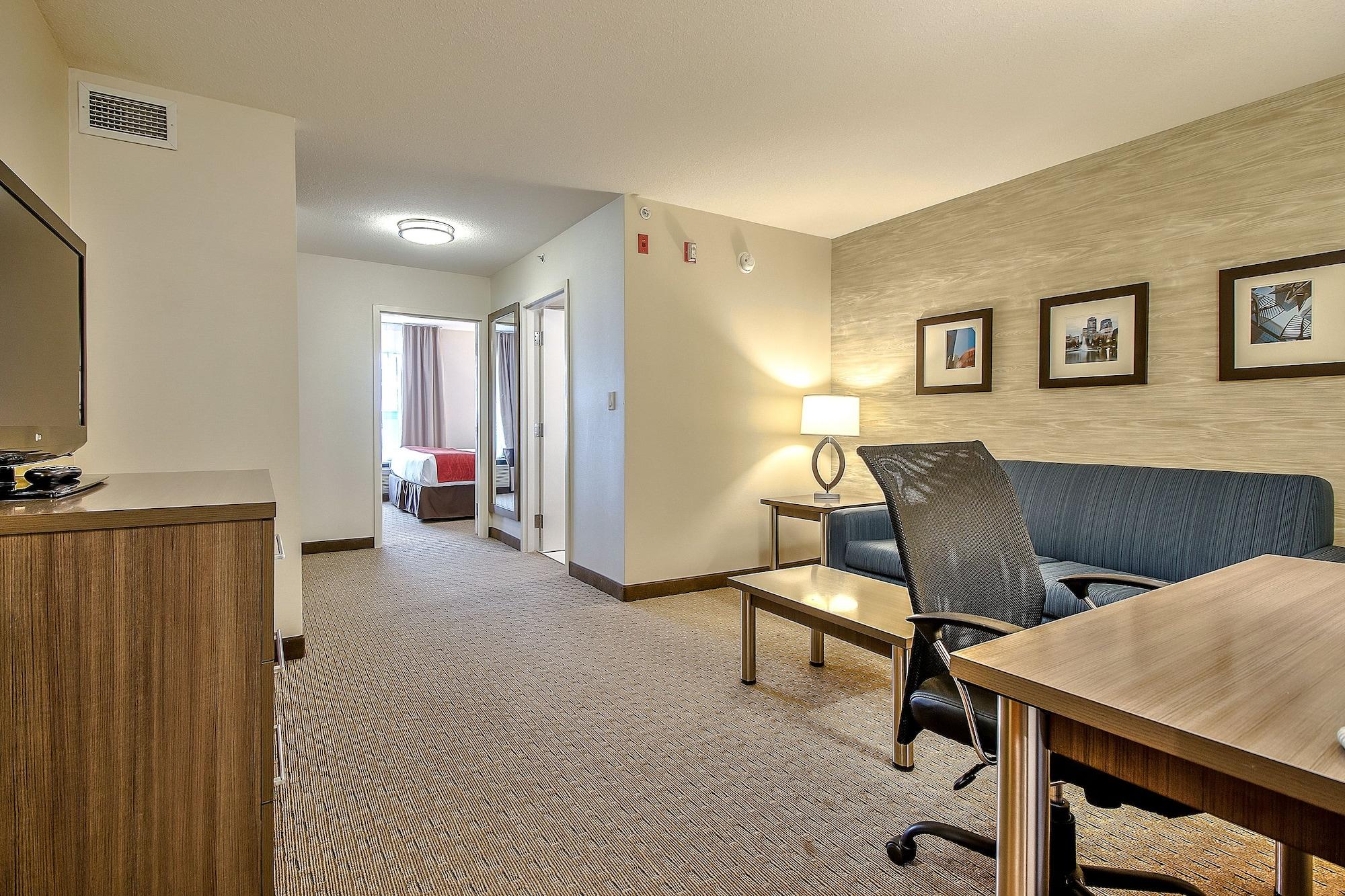 Comfort Inn & Suites South Calgary Exterior photo